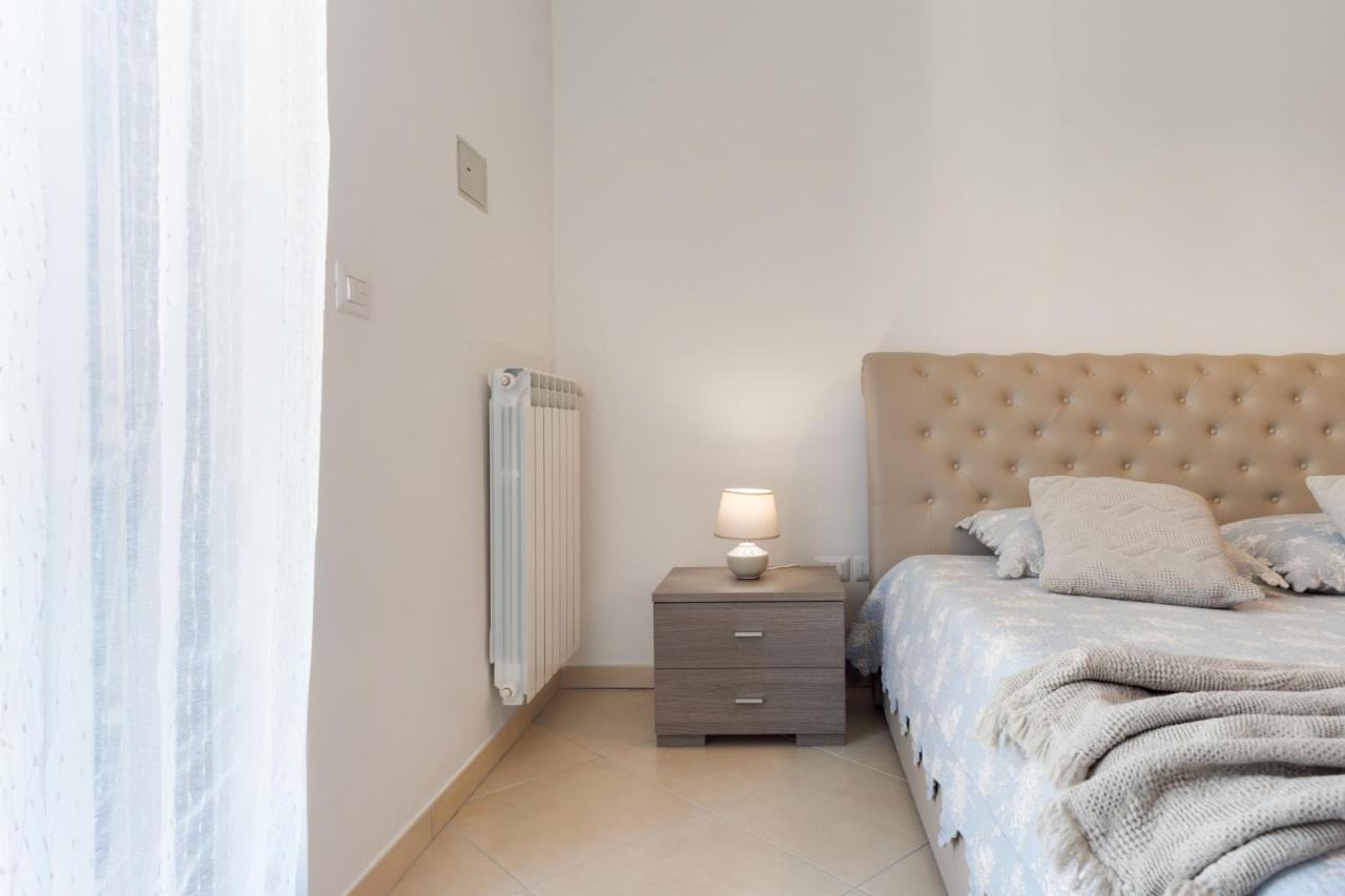 Appartamento Adriana Lecce Exterior foto